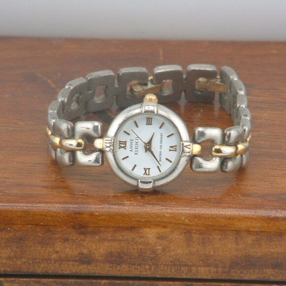 Pre-Owned Women’s Anne Klein 10/4157 Fashion Analog Watch - Picture 1 of 7